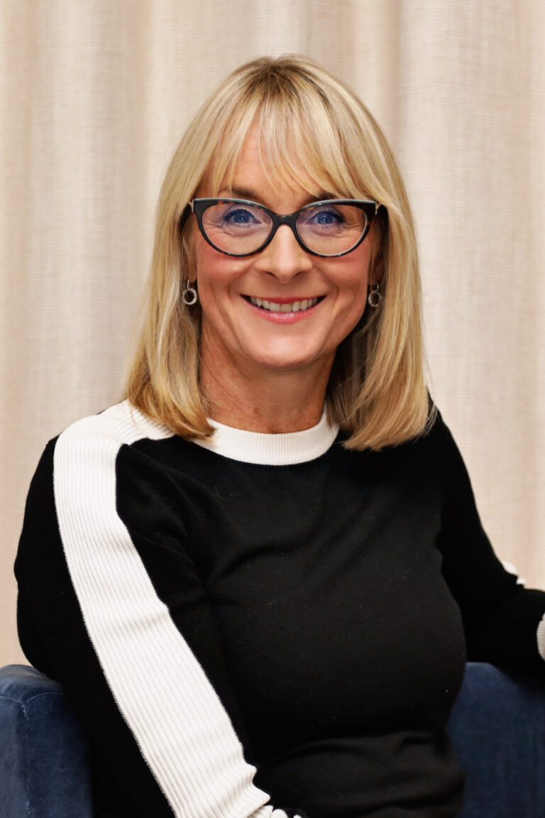 Louise Minchin (Chair)
