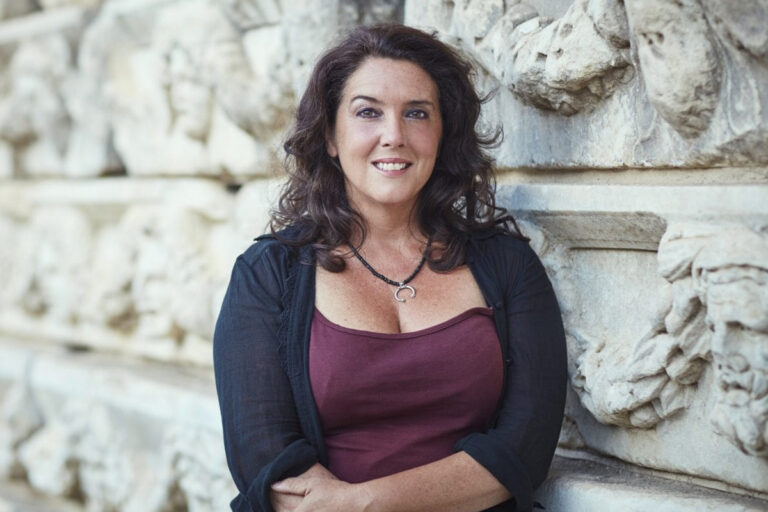 Bettany Hughes (Chair)